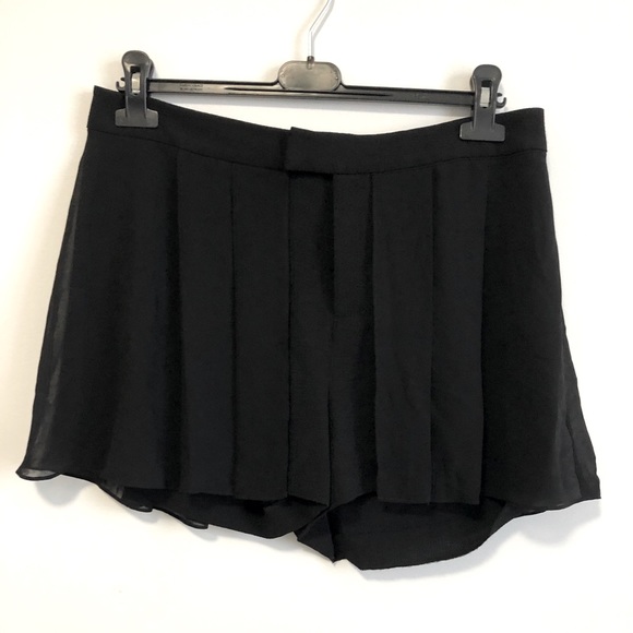 Black mini skort - Picture 1 of 3